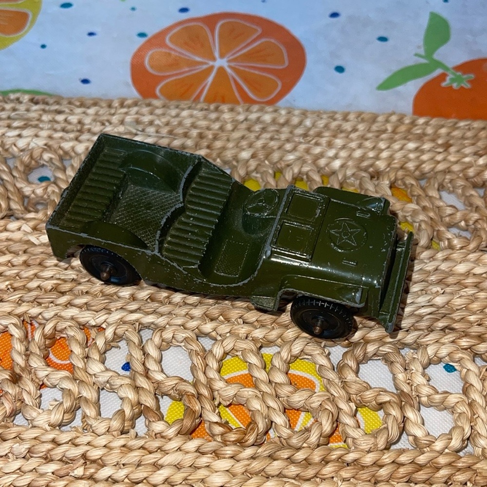 🚙 Vintage Tootsietoy Military Jeep